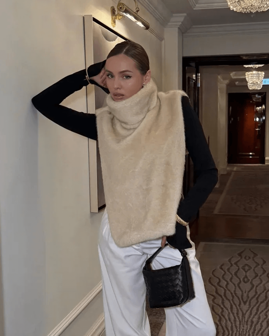 Rina vesta s rolákem z umělé kožešiny