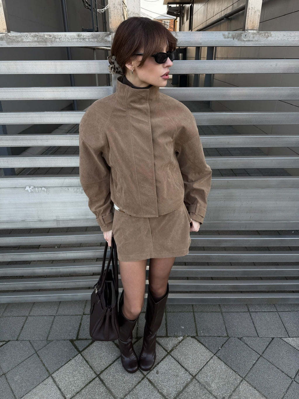 Lara semišový krátký kabát a minisukňový set