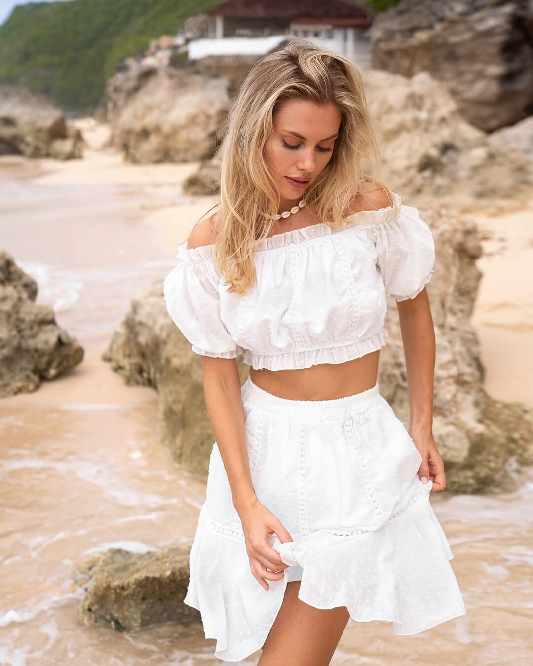 Connie crop top a sukně s volánky a švýcarským puntíkem