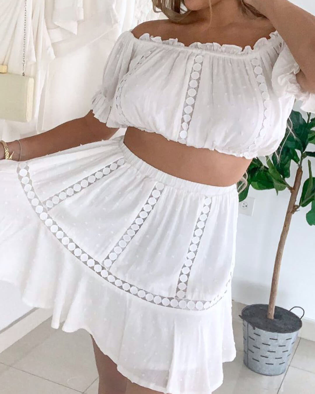 Connie crop top a sukně s volánky a švýcarským puntíkem