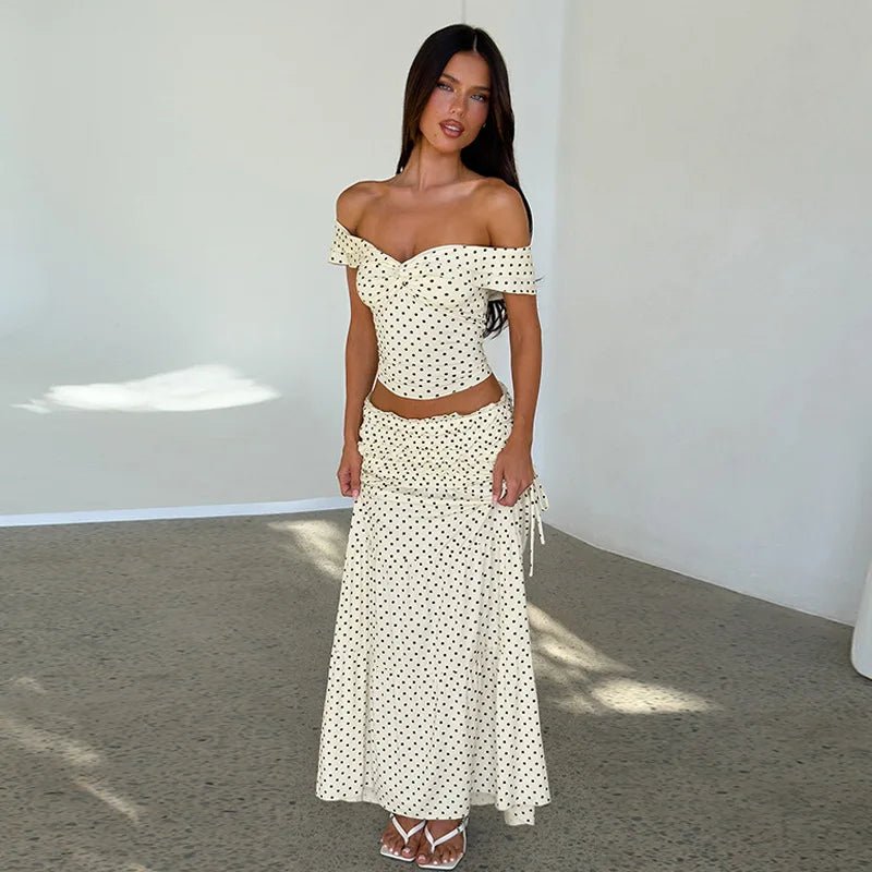 Maisie crop top bez ramínek a sukně