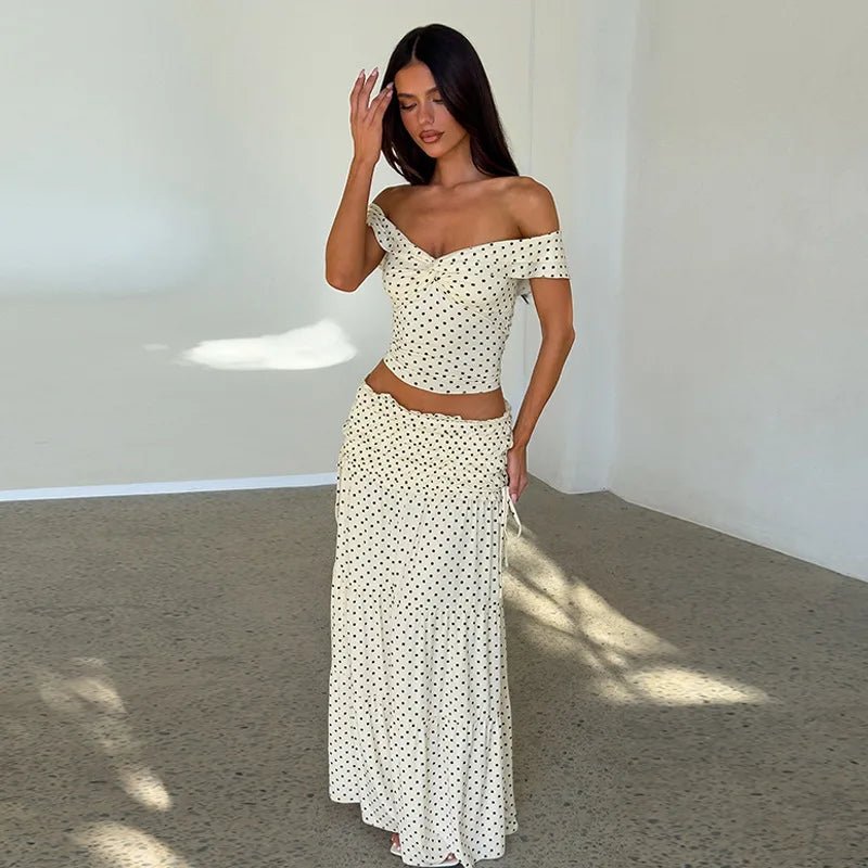 Maisie crop top bez ramínek a sukně