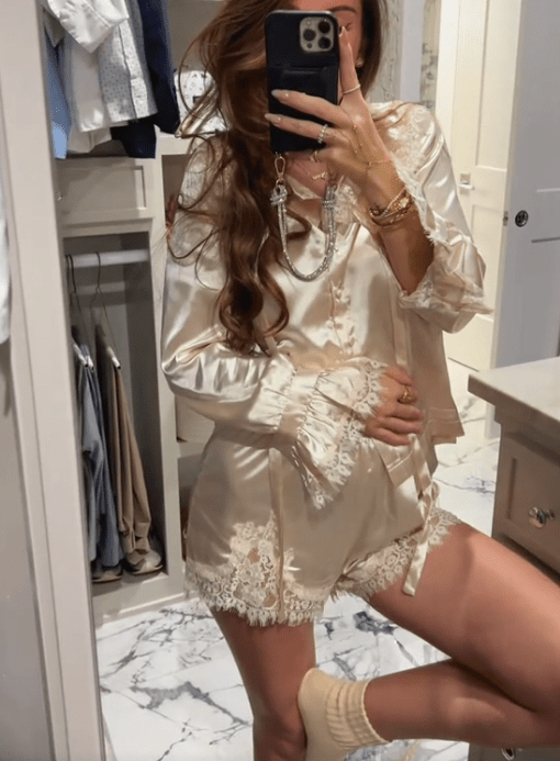 Laurie saténový lounge set s krajkovým lemem