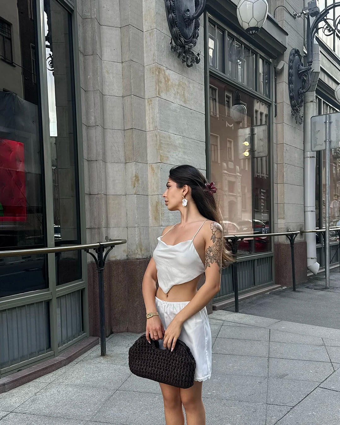 Johana saténová mini sukně s krajkovým lemem