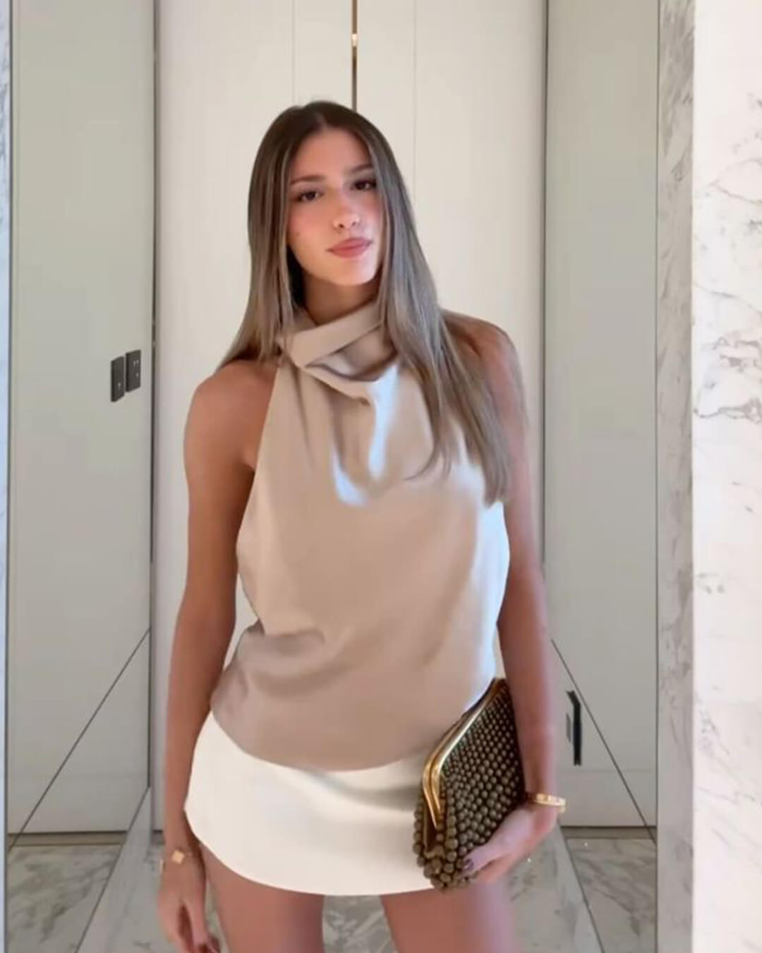 Anastasia Halter Zádově otevřený saténový top