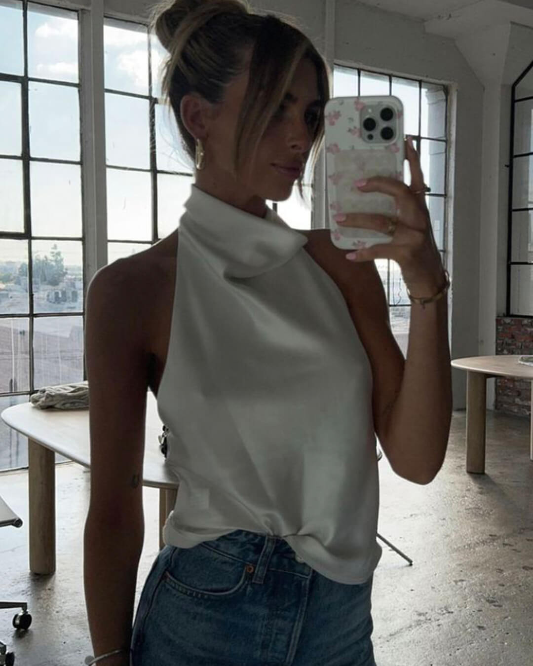 Anastasia Halter Zádově otevřený saténový top