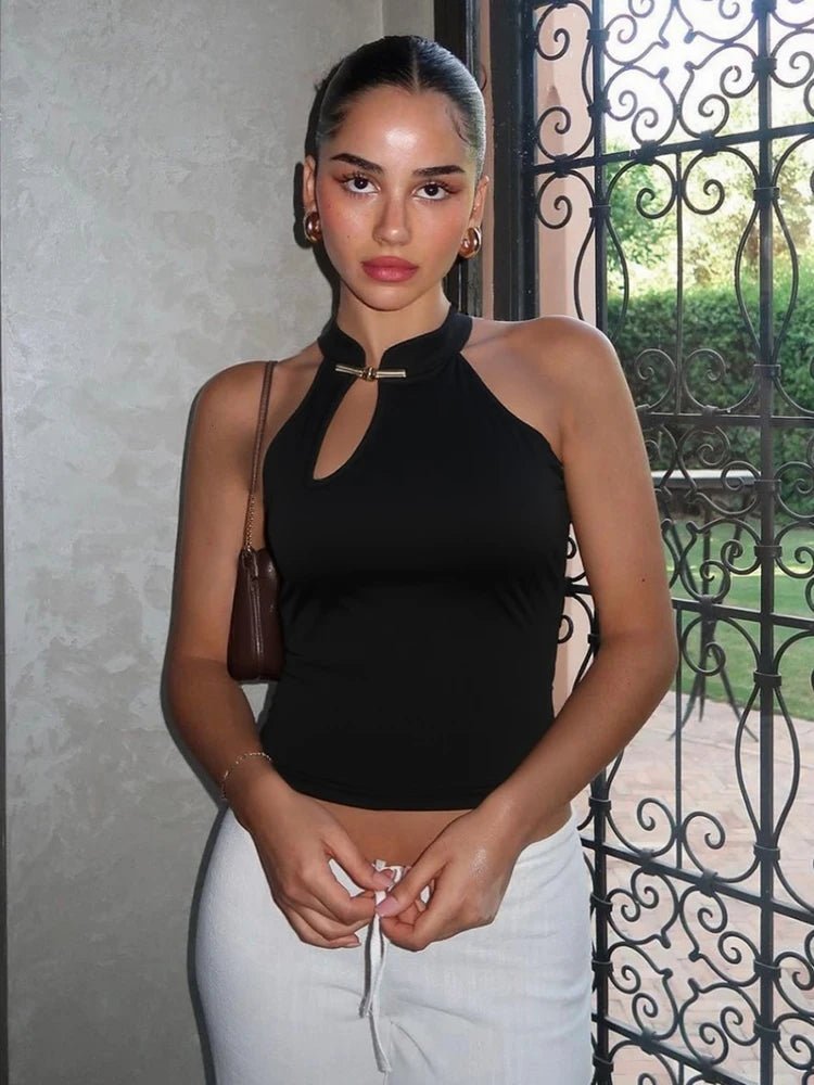 Gerda crop top s halter výstřihem a průstřihy