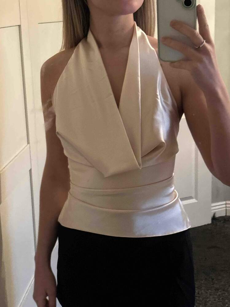 Jeriza halter top s hlubokým výstřihem