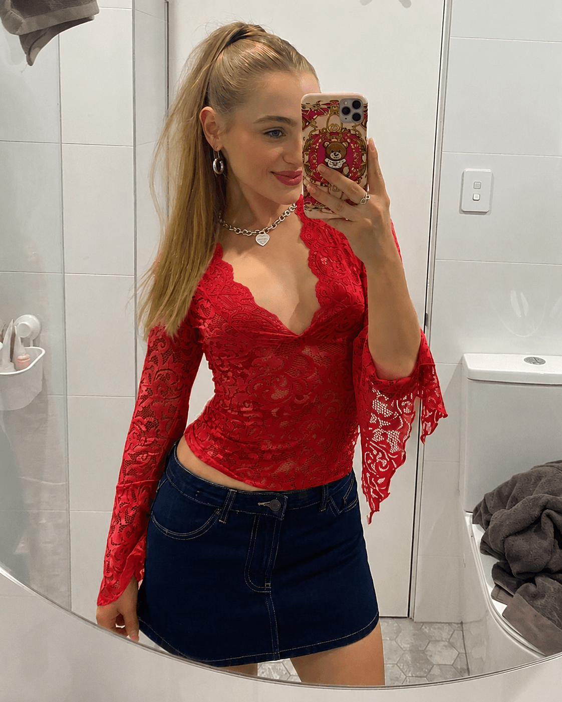 Sophia top s krajkou a výstřihem do V