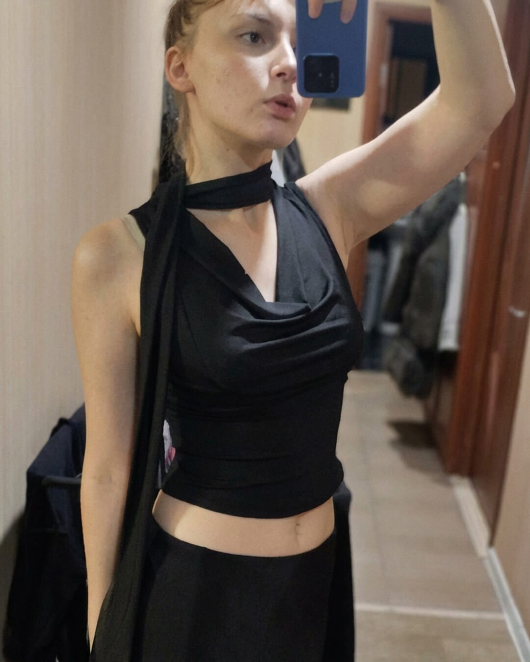 Lydia halenka bez rukávů s vázáním u krku