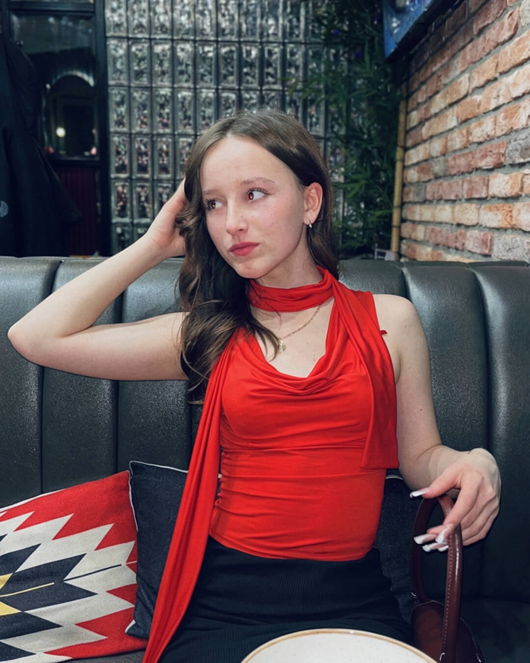 Lydia halenka bez rukávů s vázáním u krku