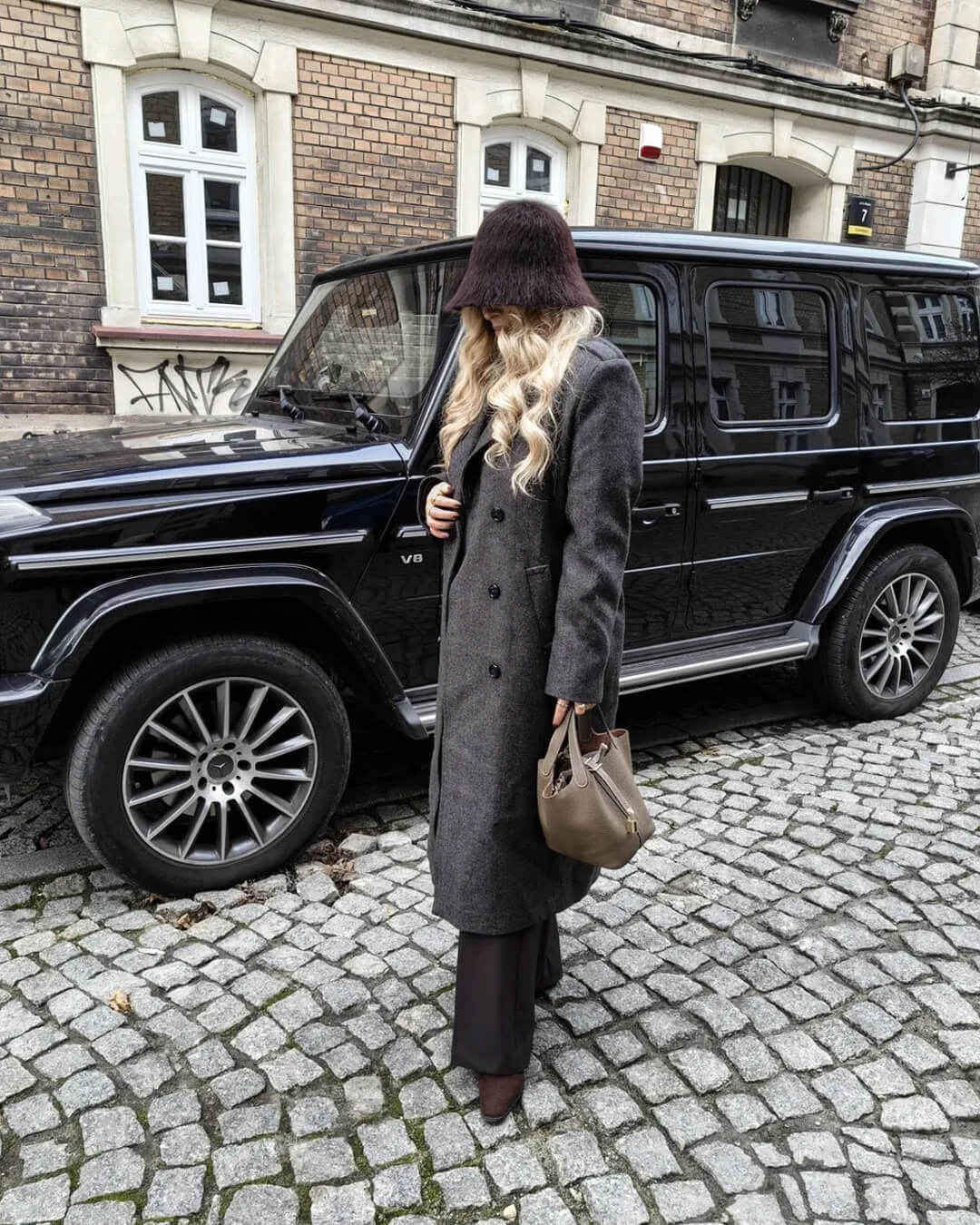 Kyla chlupatý klobouk typu bucket