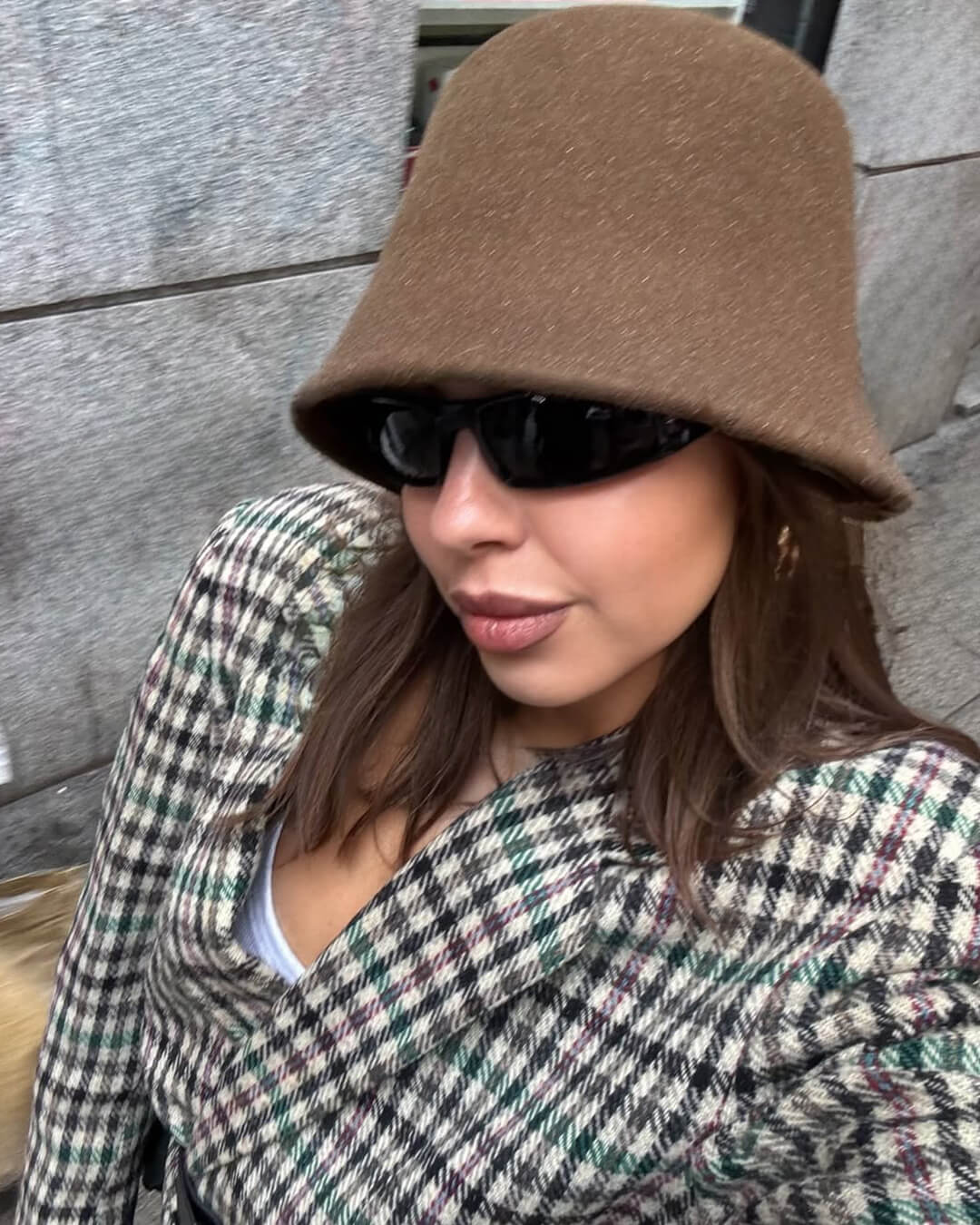 Kyla chlupatý klobouk typu bucket