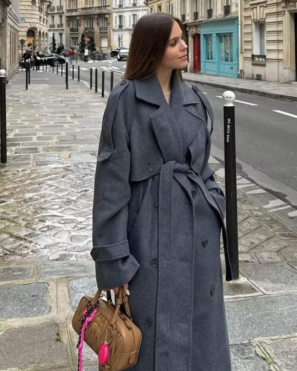 Alicia Gray dlouhý kabát s páskem