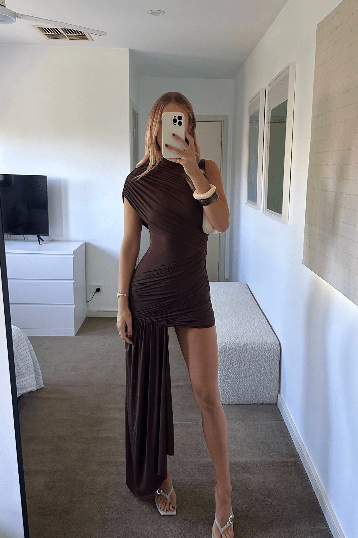 Jenny mini šaty s vysokým krkem a řasením